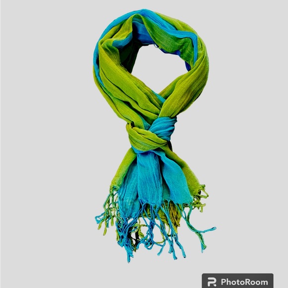 Avon ~ Mark  Bright and Breezy Scarf - Picture 1 of 4